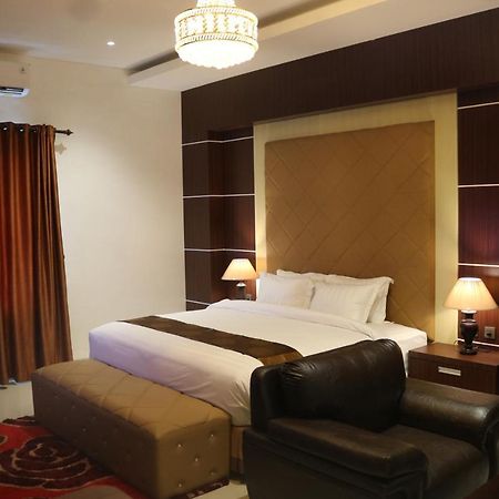 Singapore City Hotel Batu Bara Sungaibalai Esterno foto