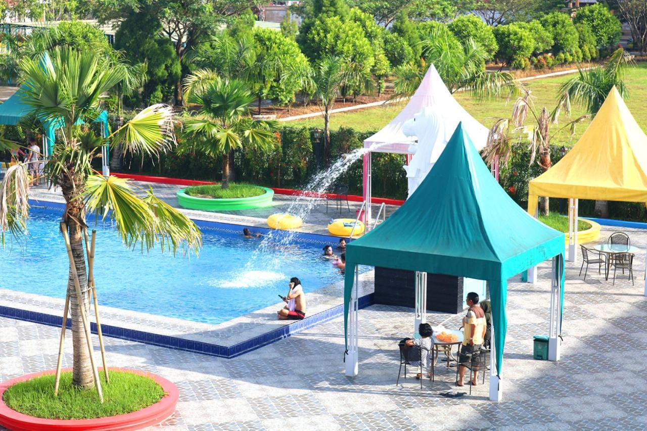 Singapore City Hotel Batu Bara Sungaibalai Esterno foto
