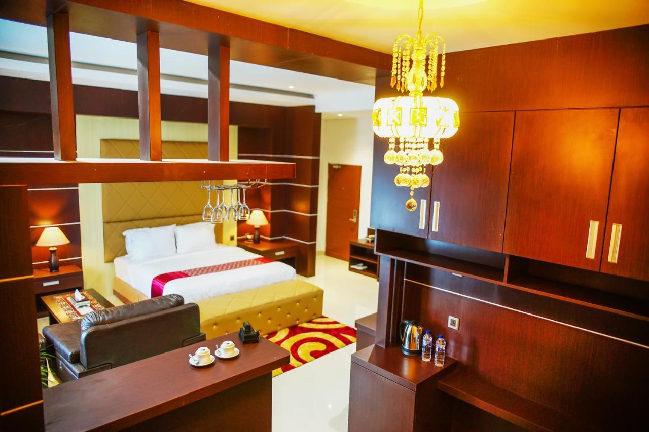 Singapore City Hotel Batu Bara Sungaibalai Esterno foto