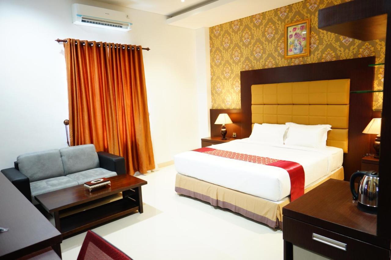 Singapore City Hotel Batu Bara Sungaibalai Esterno foto